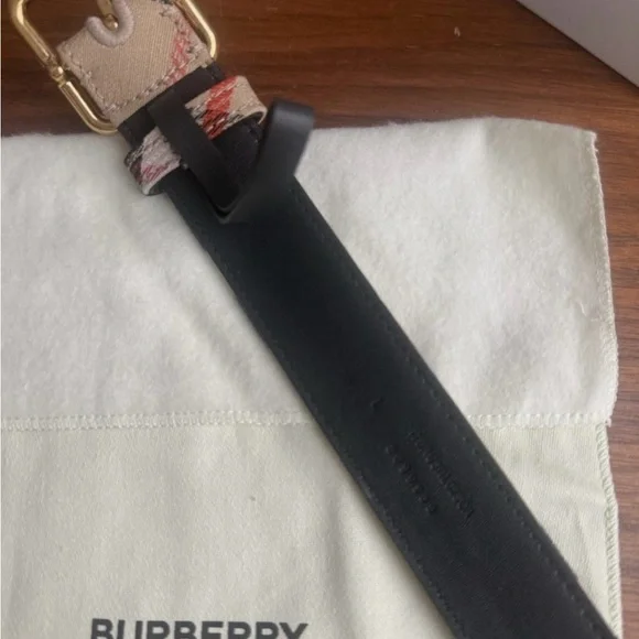Burberry Check B Buckle Belt - Picture 7 of 8